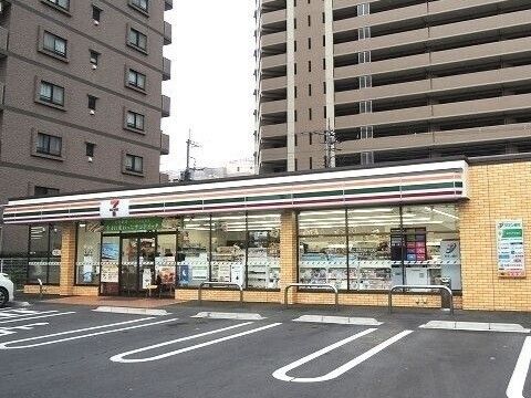 近くのセブンイレブン上尾上町1丁目店まで350m(徒歩5分)