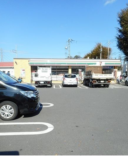 近くのコンビニまで1,000m（徒歩13分）