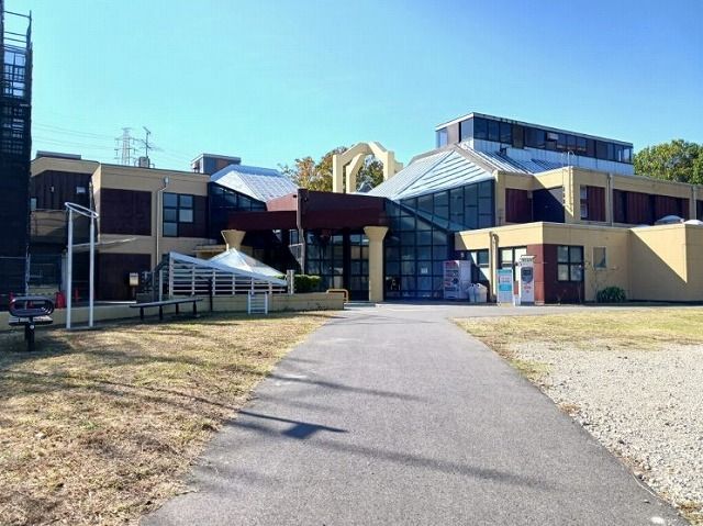 近くの大庭市民センターまで700m（徒歩9分）
