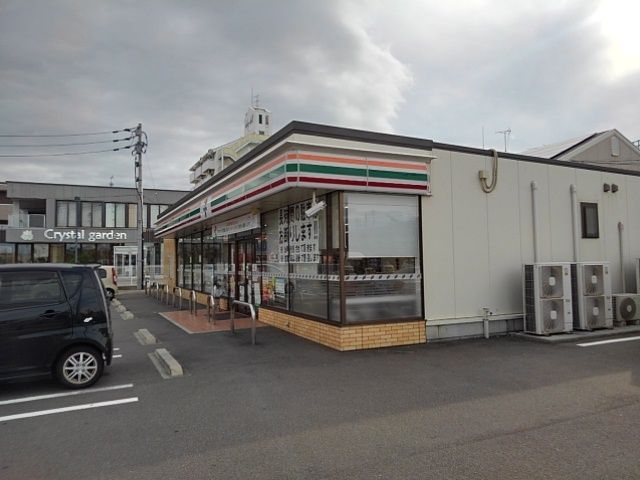 近くのコンビニまで200m（徒歩3分）