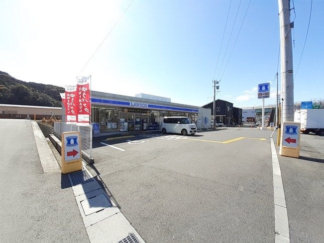 近くのローソン いの町枝川店まで850m（徒歩11分）