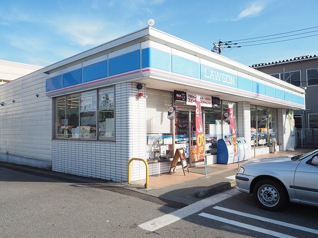 近くのローソン新庄銀座店まで750m（徒歩10分）
