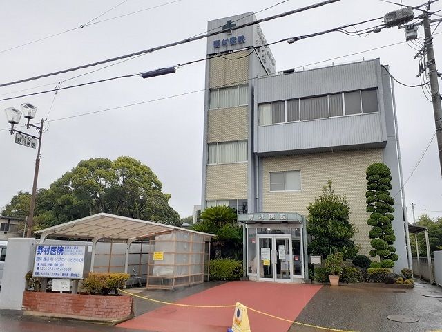 近くの野村医院まで1,120m（徒歩14分）