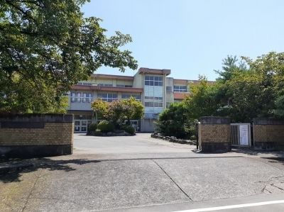 近くの前橋市立勝山小学校まで750m(徒歩10分)
