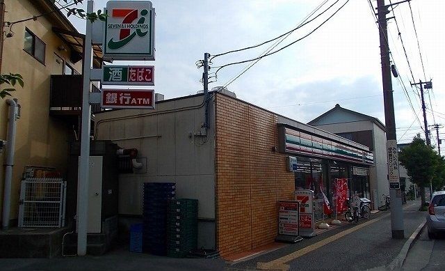 近くのセブンイレブンまで90m（徒歩2分）