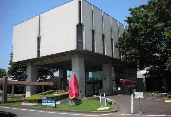 近くの富里市役所まで750m（徒歩10分）