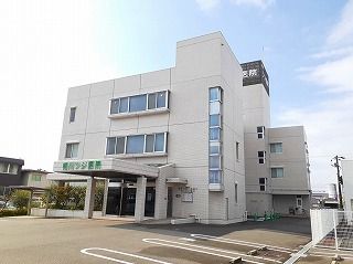 近くの柳川ツジ病院まで1,620m（徒歩21分）