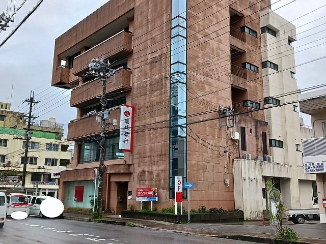 近くの琉球銀行名護支店まで350m(徒歩5分)