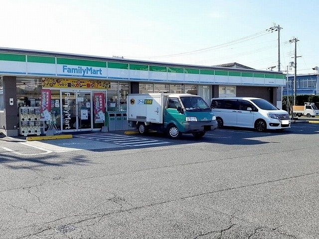 近くのコンビニまで1,100m（徒歩14分）