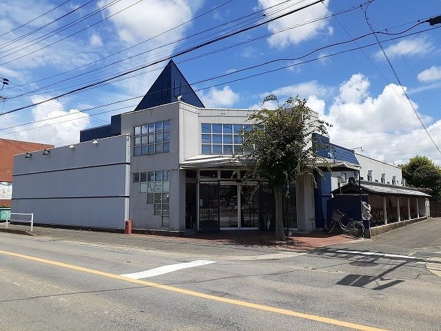 近くのイクタフード本店まで560m(徒歩7分)