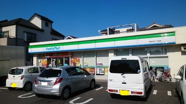 近くのコンビニまで130m（徒歩2分）