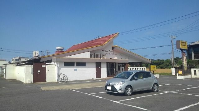 近くのココス 鹿嶋店まで600m（徒歩8分）