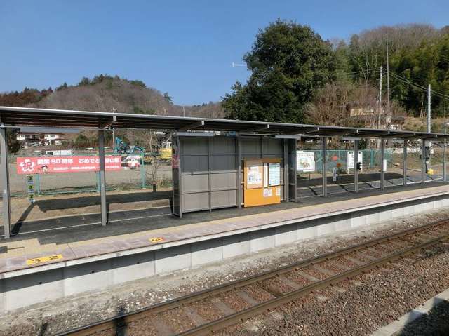 近くのＪＲ滝駅まで1,300m（徒歩17分）