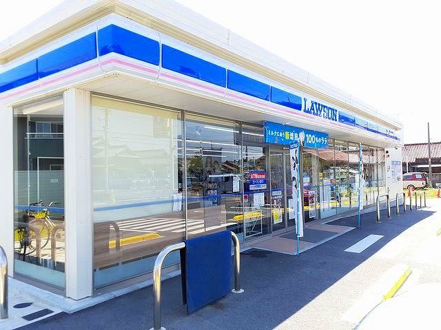 近くのコンビニまで550m（徒歩7分）