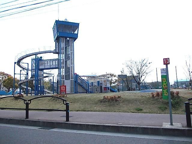 近くの仲畑中央公園まで550m（徒歩7分）