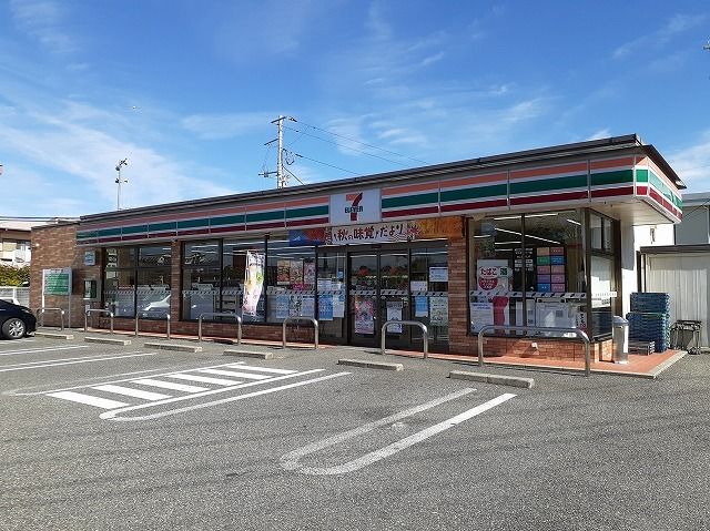 近くのセブンイレブン甲斐大下条店まで500m(徒歩7分)