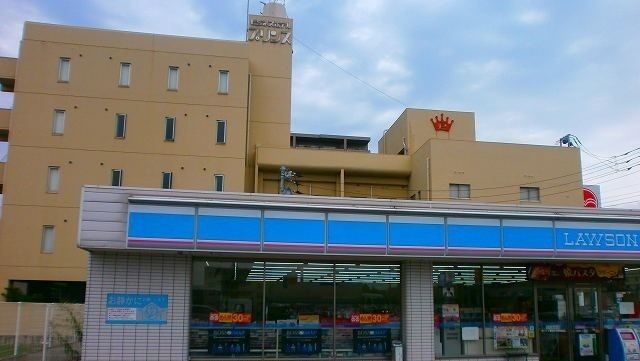 近くのコンビニまで650m（徒歩9分）