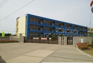 近くの鹿嶋市立平井小学校まで800m（徒歩10分）