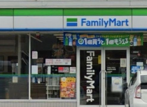 近くのファミリーマート知立上重原店まで600m(徒歩8分)