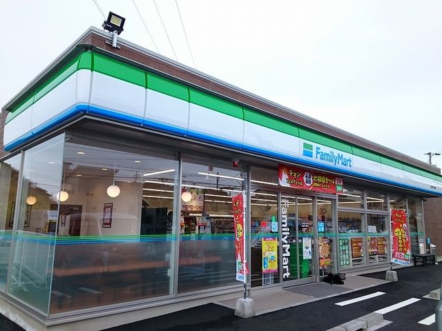 近くのコンビニまで190m（徒歩3分）