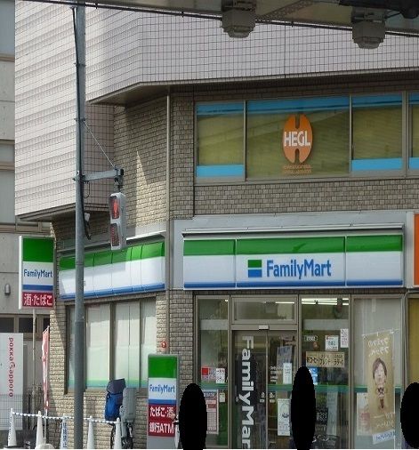 近くのコンビニまで240m（徒歩3分）