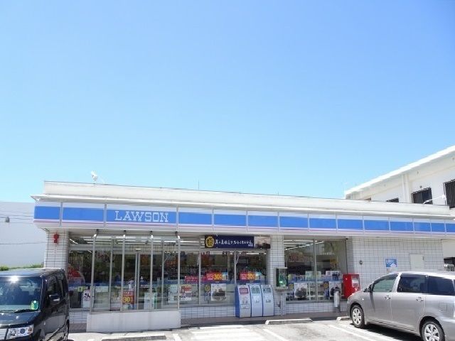 近くのコンビニまで260m（徒歩4分）