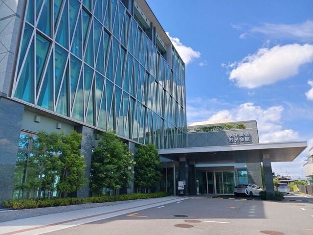近くの永守重信市民会館まで350m（徒歩5分）