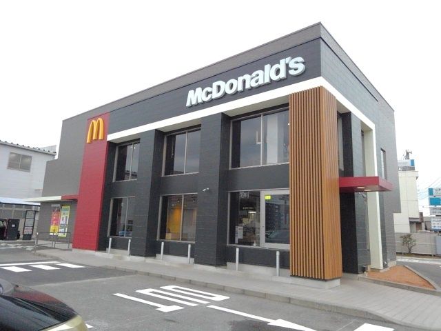 近くのマクドナルド甲府アルプス通り店まで1,200m(徒歩15分)