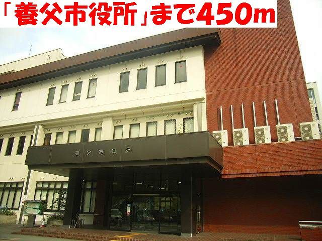 近くの養父市役所まで450m（徒歩6分）