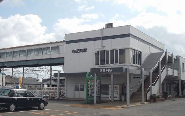 近くの駅まで600m（徒歩8分）