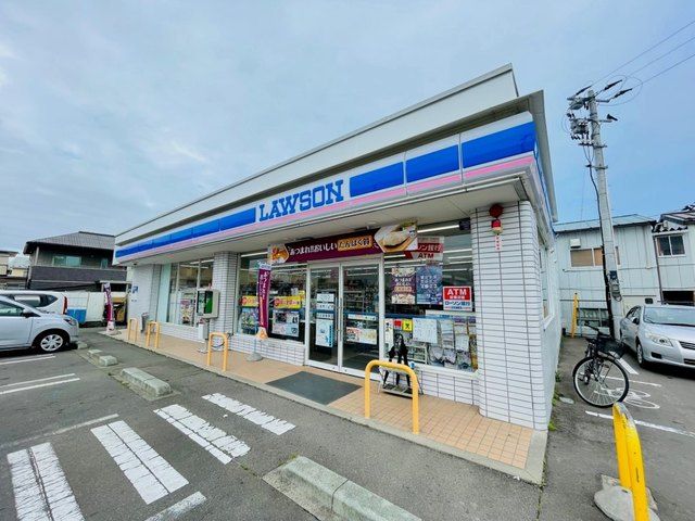 近くのローソン仙台四郎丸店まで550m（徒歩7分）