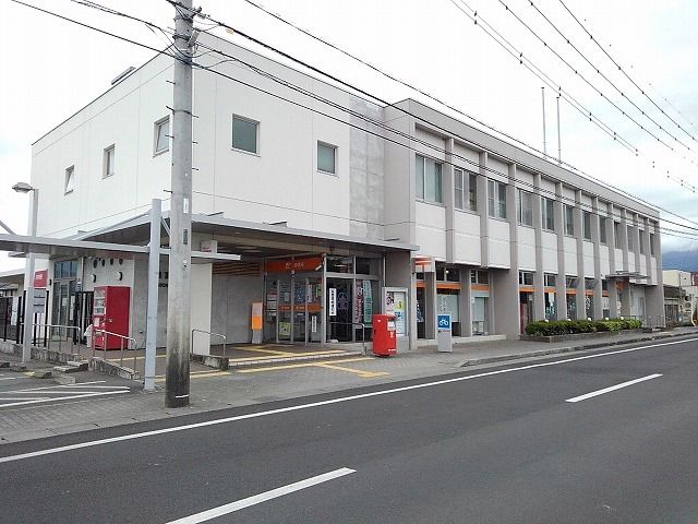 近くの田富郵便局まで850m（徒歩11分）