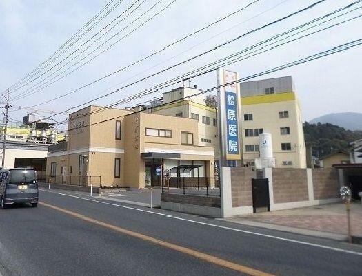 近くの病院まで600m（徒歩8分）