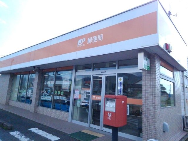 近くの真壁長岡郵便局まで1,000m（徒歩13分）
