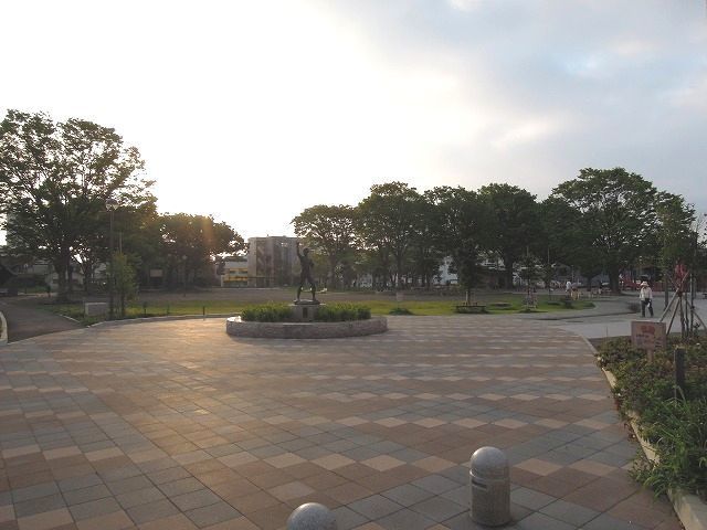 近くの森下公園まで400m（徒歩5分）