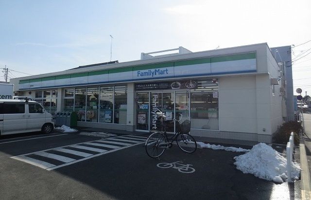 近くのファミリーマートまで360m(徒歩5分)