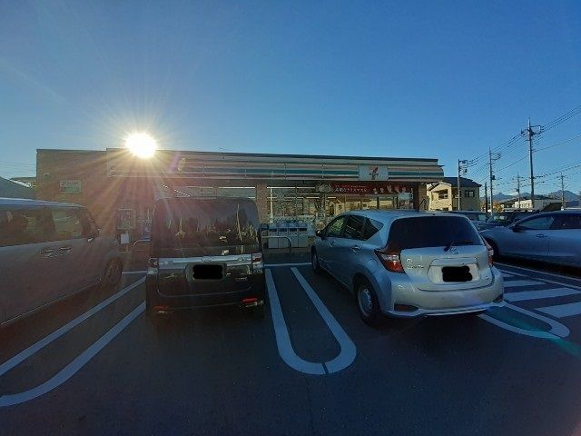 近くのセブンイレブン前橋岩神3丁目店まで350m(徒歩5分)