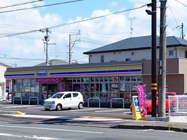 近くのミニストップ浜松白羽町店まで550m（徒歩7分）