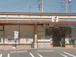 近くのセブンイレブン横須賀武山店まで641m（徒歩9分）