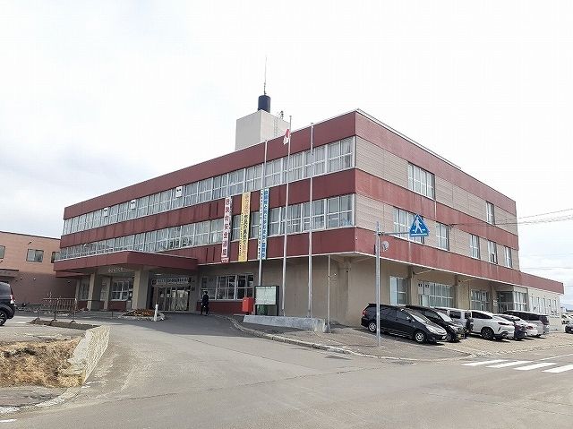 近くの留萌市役所まで1,000m（徒歩13分）