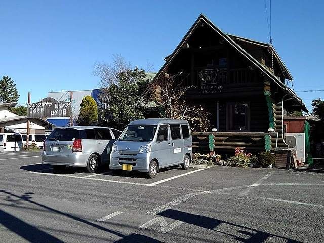 近くの飲食店まで550m（徒歩7分）