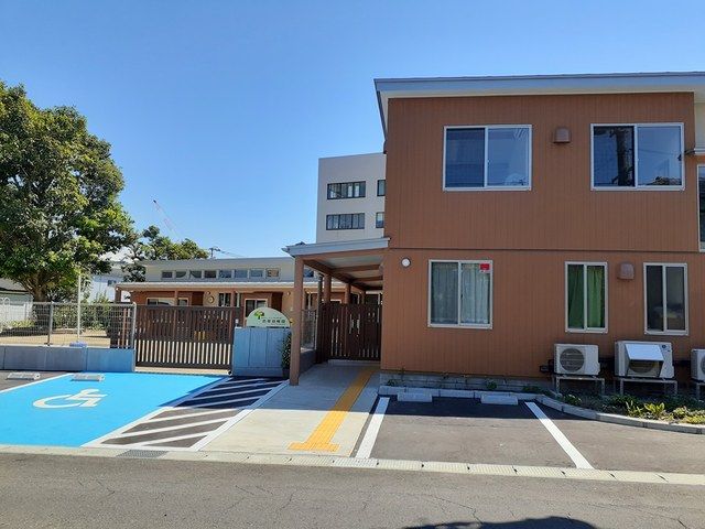 近くの若葉幼稚園まで601m(徒歩8分)
