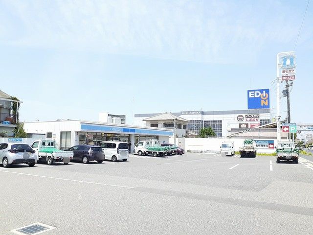 近くのローソン泉大津千原町店まで550m（徒歩7分）