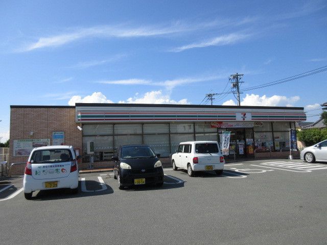 近くのセブンイレブンまで650m（徒歩9分）