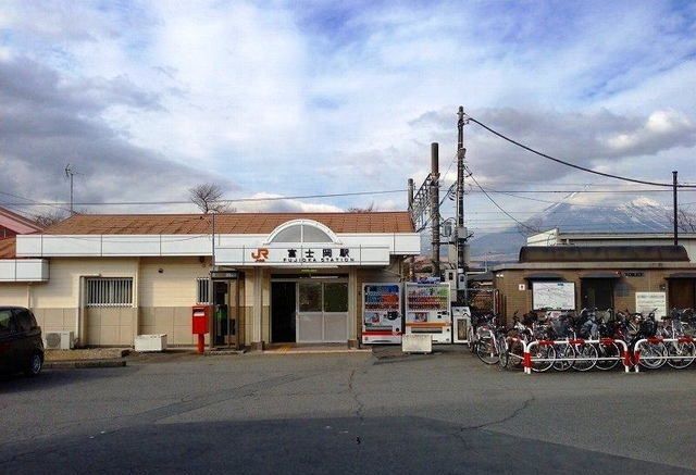 近くの富士岡駅まで520m（徒歩7分）