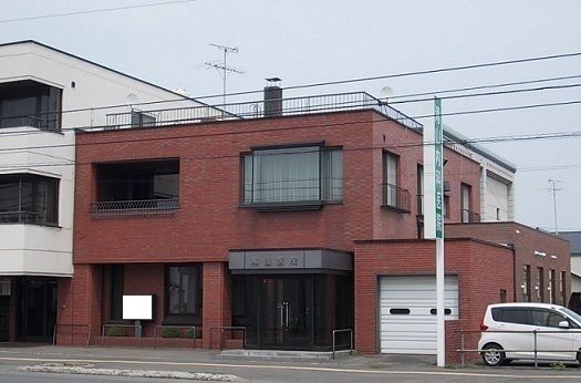 近くの滝山内科医院まで350m（徒歩5分）