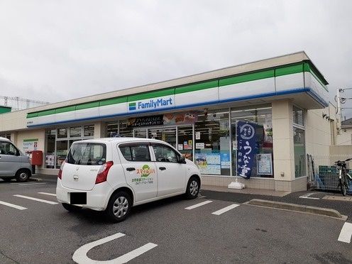 近くのコンビニまで950m（徒歩12分）