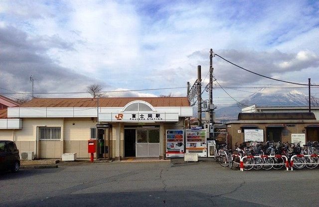 近くの駅まで710m（徒歩9分）