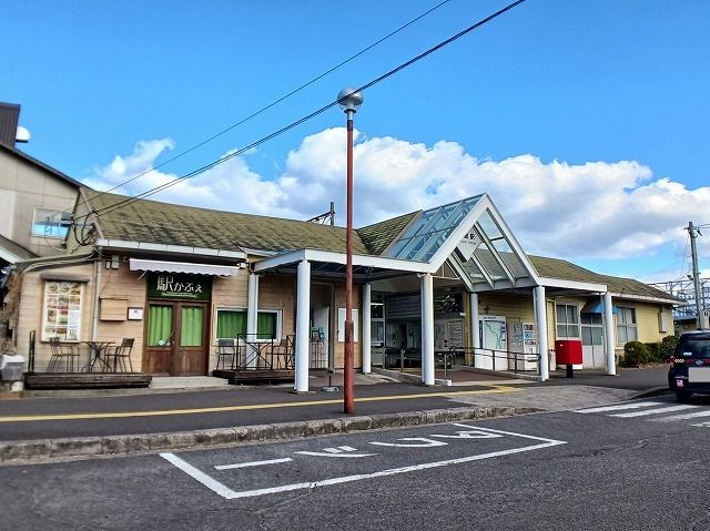 近くの鶴崎駅まで1,200m（徒歩15分）