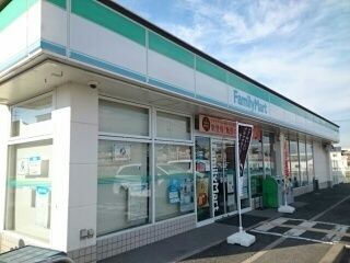 近くのコンビニまで480m（徒歩6分）